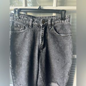 SHEIN woman’s distressed black  jeans straight leg size m (6)